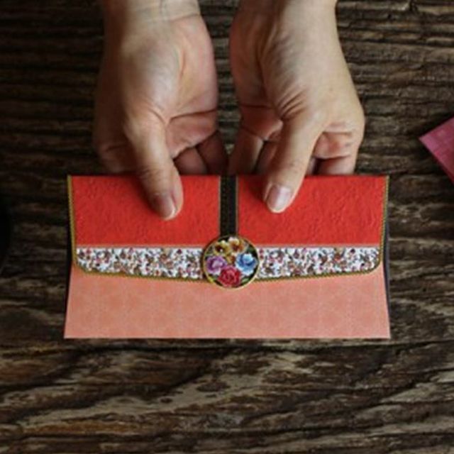 Red Embroidery Envelope 