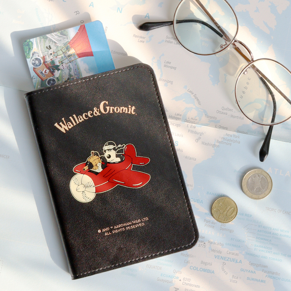 Wallace and Gromit Travel Passport Case - Airplane