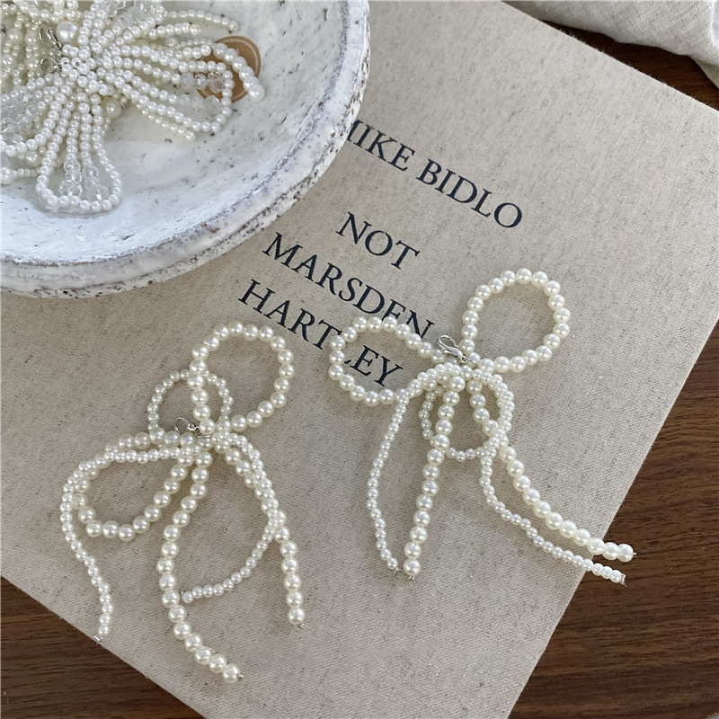 White triple pearl ribbon shoes charm Set