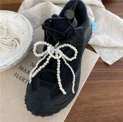 White triple pearl ribbon shoes charm Set