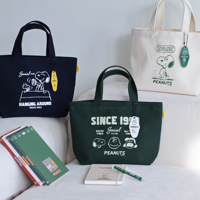 Peanuts Snoopy 75th Anniversary Vintage Messenger Eco Bag (3 Options)