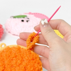 Making knitted fruit key rings kit, random