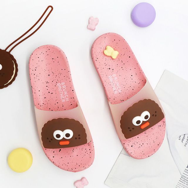 Brunch Brother Popeye Slippers Strawberry Chips