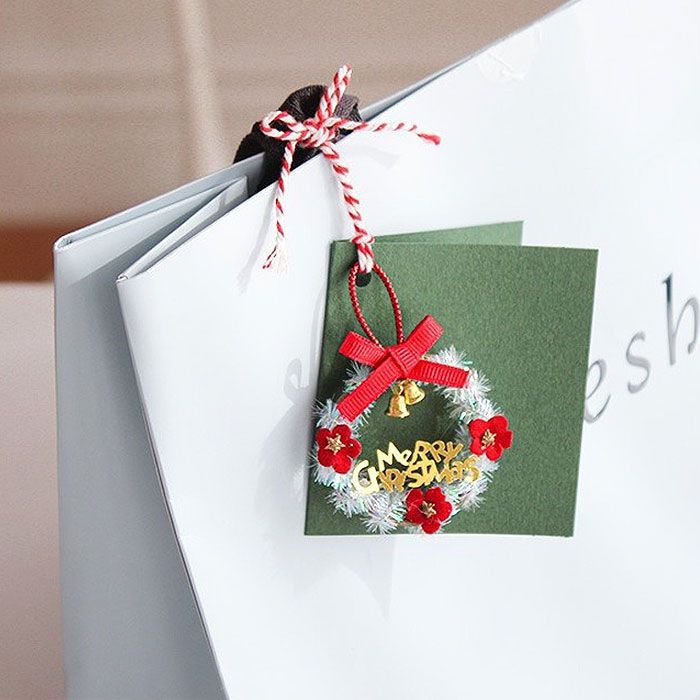 Christmas Wreath Tag Card
