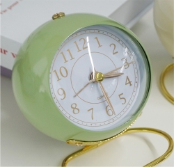 Noiseless classic alarm analog retro watch