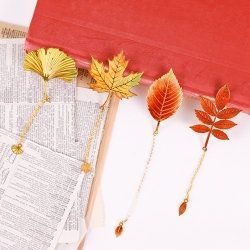 Leaf Bookmark_Maple