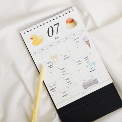 2026 Moderato Desktop Calendar