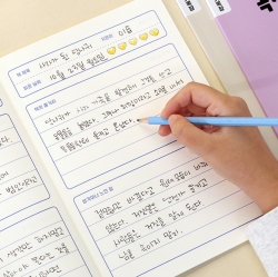 Elementary school Playful Children Reading note (lower grade)