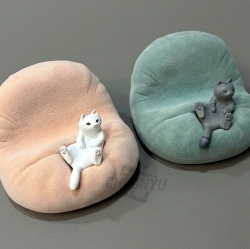Relaxed Cat Smartphone Stand