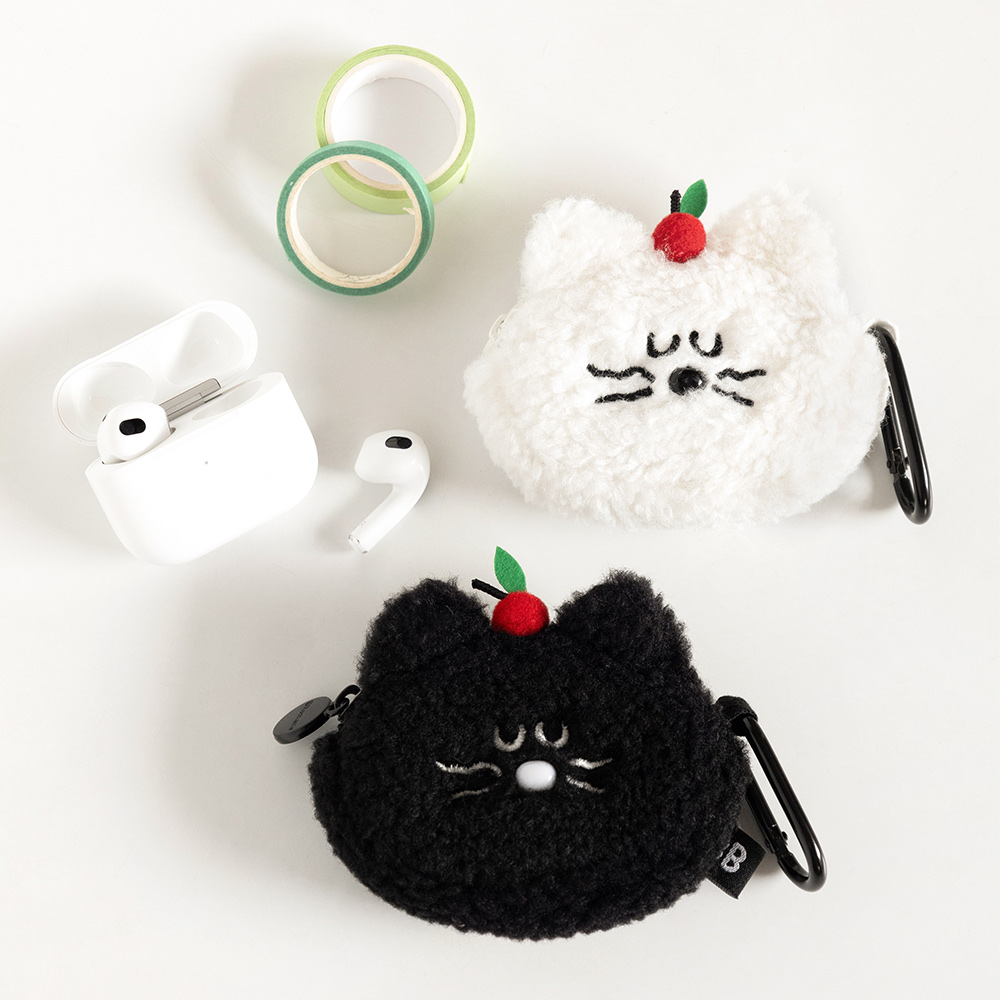 Brunch Brother Mogry Boucle Airpods Pouch