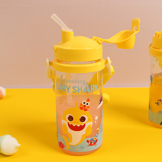 Baby shark straw strap watter bottle 350ml