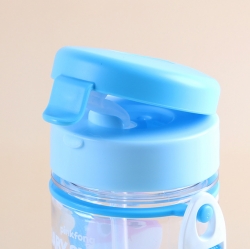 Baby shark non-spill straw bottle