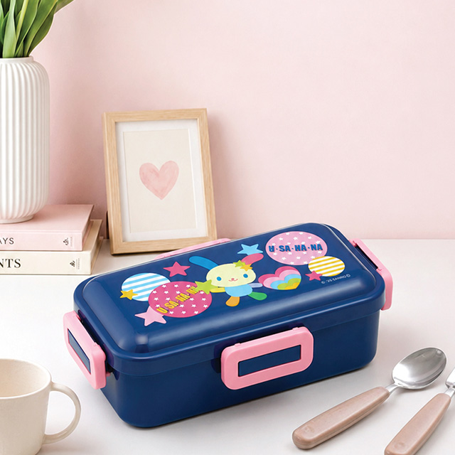 Usahana Dome-Shaped 1-Tier 4-Side Lock Lunch Box 530ml
