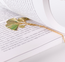 Bookmark Green ginkgo leaf