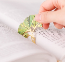 Bookmark Green ginkgo leaf