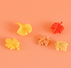 Pushpin Fallen leaf