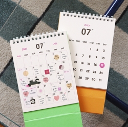 The temperature of the day 2027 Desk Calendar