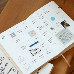 2027 The temperature of the day B6 Weekly Diary