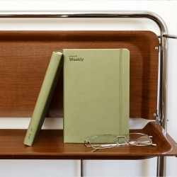 [dated] 2027 Weekly diary